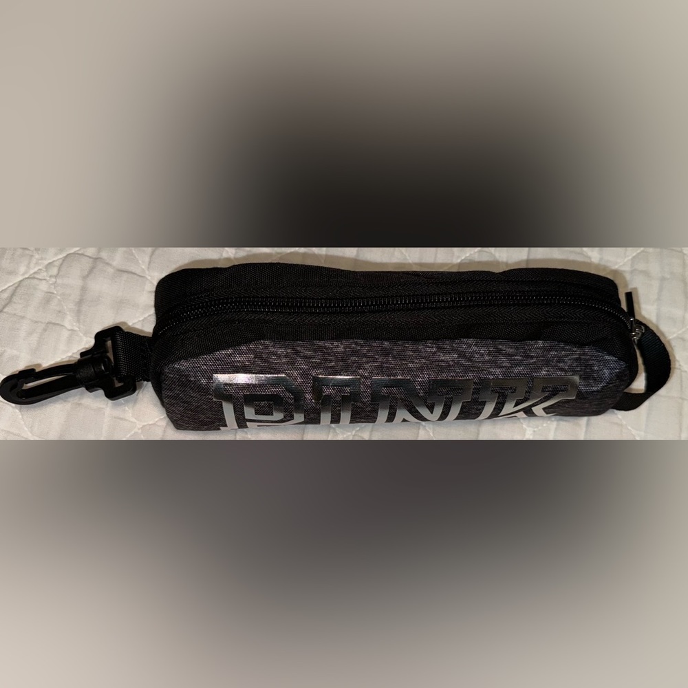 🩷NWOT VS PINK COSMETIC POUCH🩷 - Picture 3 of 8